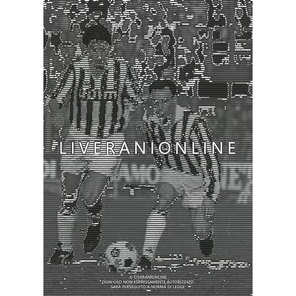 18-02-1990 BERGAMO CAMPIONATO DI CALCIO SERIE A ATALANTA JUVENTUS 1-2 NELLA FOTO NICOLO\' NAPOLI E SALVATORE SCHILLACI AG ALDO LIVERANI SAS