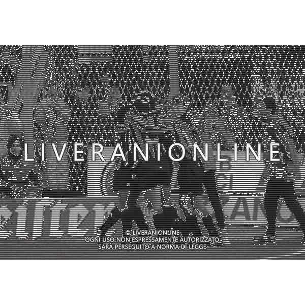 26-11-1989 BERGAMO CAMPIONATO DI CALCIO SERIE A ATALANTA INTER 2-1 NELLA FOTO ABBRACCI GIOCATORI ATALANTA DOPO IL GOAL AG ALDO LIVERANI SAS