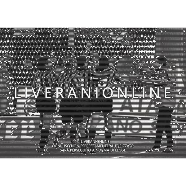 26-11-1989 BERGAMO CAMPIONATO DI CALCIO SERIE A ATALANTA INTER 2-1 NELLA FOTO ABBRACCI GIOCATORI ATALANTA DOPO IL GOAL AG ALDO LIVERANI SAS