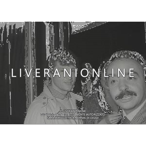 RETROSPETTIVA TONY RENIS CANTANTE NELLA FOTO TONY RENIS A MILANO NELL\'ANNO 1979 AG ALDO LIVERANI SAS 