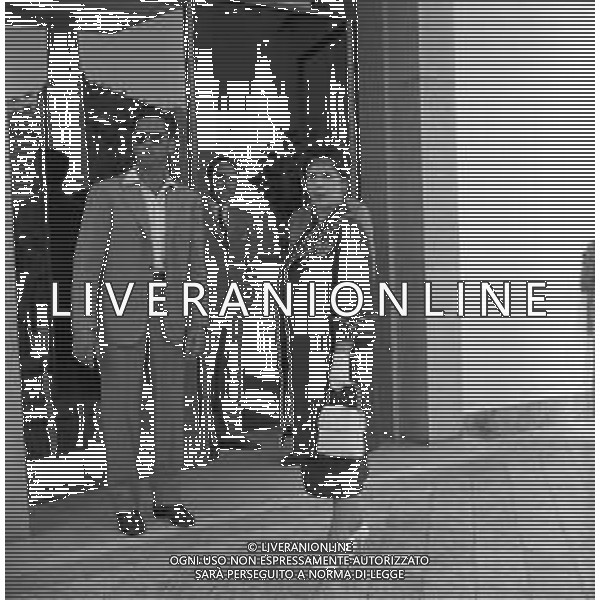GINA LOLLOBRIGIDA ATTRICE ITALIANA - RETROSPETTIVA NELLA FOTO A NAPOLI NEL 1957 CON IL MARITO MILKO SKOFIC ©ARCHIVIO GIOVANNI LIVERANI / AG. ALDO LIVERANI SAS