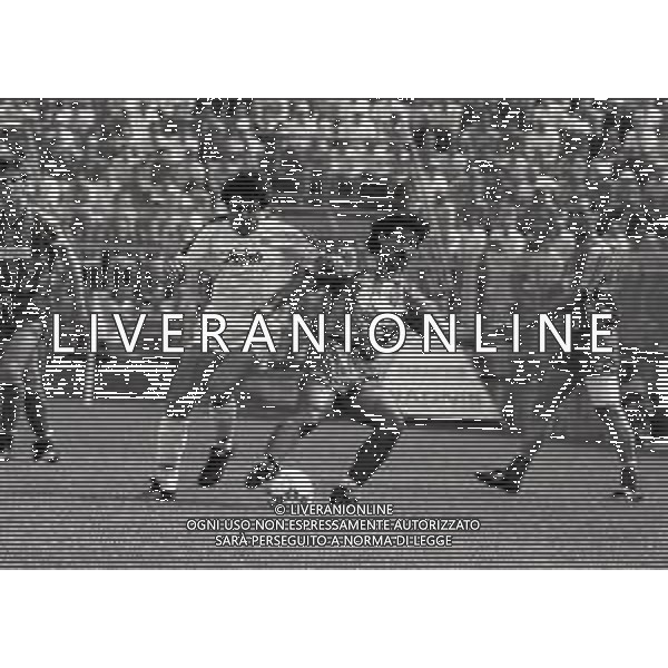 08-05-1988 CREMONA CAMPIONATO DI CALCIO SERIE B CREMONESE BOLOGNA 0-0 NELLA FOTO LORENZO MARRONARO E ENRICO PICCIONI AG ALDO LIVERANI SAS