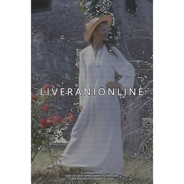 RETROSPETTIVA CARLA FRACCI BALLERINA NELLA FOTO CARLA FRACCI CON IL MARITO BEPPE MENEGATTI E IL FIGLIO FRANCESCO NELL\'ANNO 1980 AG ALDO LIVERANI SAS