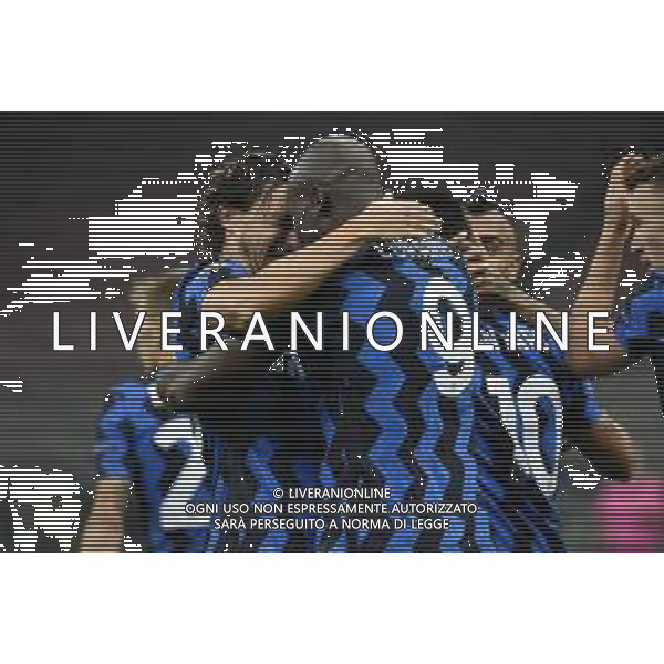 Romelu Lukaku (Inter) esultanza dopo il gol dell’1 a 0 Inter con matteo darmian Inter vs Borussia Monchengladbach UEFA Champions League fase a gironi 1¬∞ giornata - gruppo B Milano 21-10-2020 stadio Giuseppe Meazza - San Siro foto Roberto Garavaglia - agenzia Aldo Liverani sas / AGENZIA ALDO LIVERANI SAS