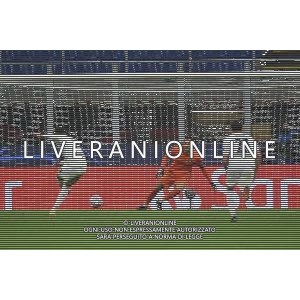 Bensebaini (Borussia M.) segna il gol dell\'1 a 1 su rigore Inter vs Borussia Monchengladbach UEFA Champions League fase a gironi 1¬∞ giornata - gruppo B Milano 21-10-2020 stadio Giuseppe Meazza - San Siro foto Roberto Garavaglia - agenzia Aldo Liverani sas / AGENZIA ALDO LIVERANI SAS
