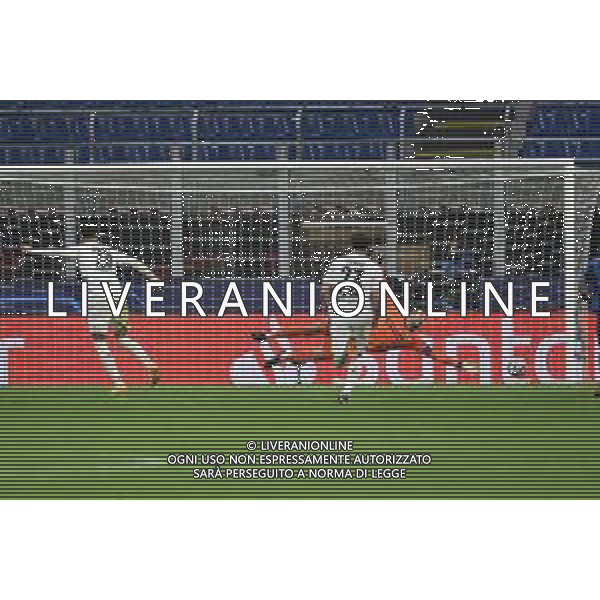 Bensebaini (Borussia M.) segna il gol dell\'1 a 1 su rigore Inter vs Borussia Monchengladbach UEFA Champions League fase a gironi 1¬∞ giornata - gruppo B Milano 21-10-2020 stadio Giuseppe Meazza - San Siro foto Roberto Garavaglia - agenzia Aldo Liverani sas / AGENZIA ALDO LIVERANI SAS