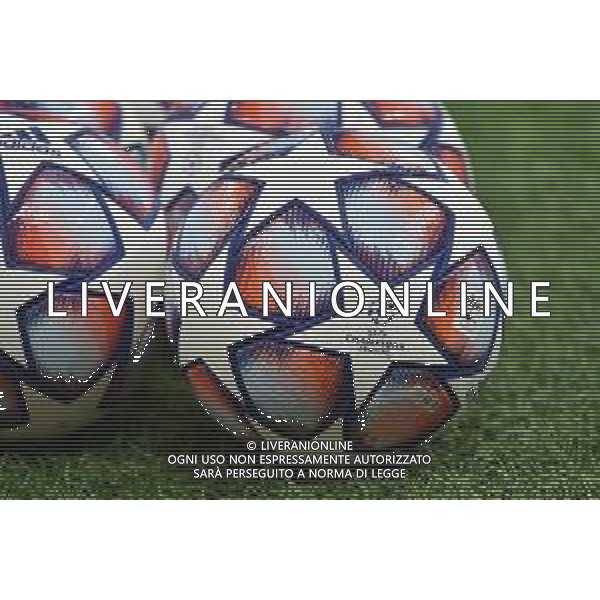 il pallone per le gare di UEFA Champions League Inter vs Borussia Monchengladbach UEFA Champions League fase a gironi 1° giornata - gruppo B Milano 21-10-2020 stadio Giuseppe Meazza - San Siro foto Roberto Garavaglia - agenzia Aldo Liverani sas / AGENZIA ALDO LIVERANI SAS