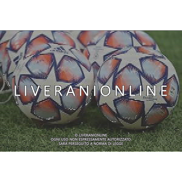 il pallone per le gare di UEFA Champions League Inter vs Borussia Monchengladbach UEFA Champions League fase a gironi 1¬∞ giornata - gruppo B Milano 21-10-2020 stadio Giuseppe Meazza - San Siro foto Roberto Garavaglia - agenzia Aldo Liverani sas / AGENZIA ALDO LIVERANI SAS