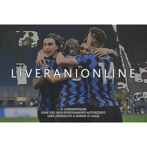 esultanza Inter dopo il gol di Romelu Lukaku (Inter) dell‚Äô1 a 1 Inter vs Borussia Monchengladbach UEFA Champions League fase a gironi 1¬∞ giornata - gruppo B Milano 21-10-2020 stadio Giuseppe Meazza - San Siro foto Roberto Garavaglia - agenzia Aldo Liverani sas / AGENZIA ALDO LIVERANI SAS