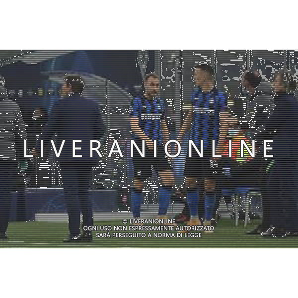 Christian Eriksen (Inter) e Ivan Perisic (Inter) fuori dal campo dopo la sostituzione sulla SX l‚Äôallenatore Antonio Conte Inter vs Borussia Monchengladbach UEFA Champions League fase a gironi 1¬∞ giornata - gruppo B Milano 21-10-2020 stadio Giuseppe Meazza - San Siro foto Roberto Garavaglia - agenzia Aldo Liverani sas / AGENZIA ALDO LIVERANI SAS