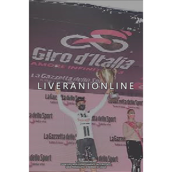22-10-2020 Giro D\'italia; Tappa 18 Pinzolo - Laghi Di Cancano; 2020, Sunweb; Hindley, Jai; Torriani, Vincenzo; Laghi Di Cancano; ©SIROTTI / AGENZIA ALDO LIVERANI SAS