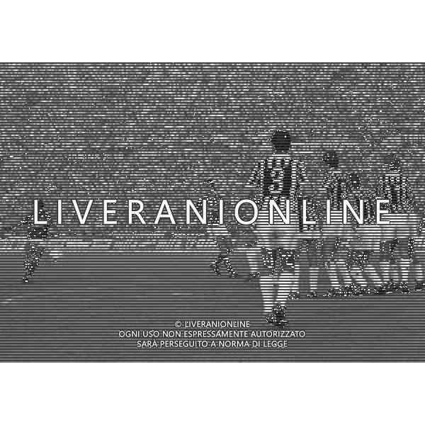 13-10-1985 TORINO CAMPIONATO DI CALCIO SERIE A TORINO-JUVENTUS 1-2 NELLA FOTO PUNIZIONE JUNIOR AG ALDO LIVERANI SAS