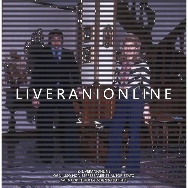 MARIA BARBIERI MOGLIE DI GINO BRAMIERI E CESARE BRAMIERI NELLA LORO CASA A MILANO AG ALDO LIVERANI SAS