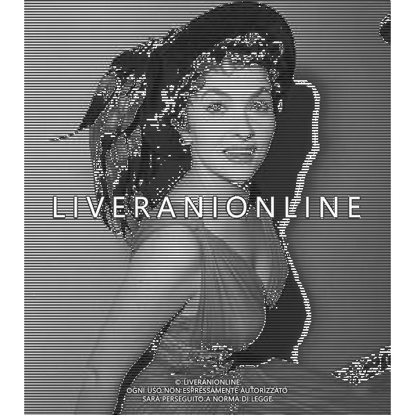 RETROSPETTIVA GINA LOLLOBRIGIDA ATTRICE NELLA FOTO GINA LOLLOBRIGIDA CON IL CAPPELLO DEI BERSAGLIERI A ROMA NEGLI ANNI \'50 AG ALDO LIVERANI SAS