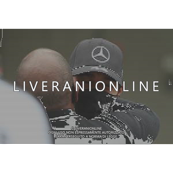 Anthony Hamilton (father of Lewis Hamilton) hugs Lewis Hamilton (GBR) Mercedes AMG F1 W11. 25.10.2020. Formula 1 World Championship, Rd 12, Portuguese Grand Prix, Portimao, Portugal, Race Day. - www.xpbimages.com, EMail: requests@xpbimages.com © Copyright: Batchelor / XPB Images/AGENZIA ALDO LIVERANI SAS - ITALY ONLY EDITORIAL USE ONLY