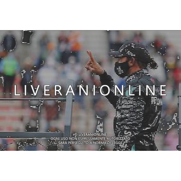 Lewis Hamilton (GBR) Mercedes AMG F1 celebrates his record breaking 92nd Grand Prix victory in parc ferme. 25.10.2020. Formula 1 World Championship, Rd 12, Portuguese Grand Prix, Portimao, Portugal, Race Day. - www.xpbimages.com, EMail: requests@xpbimages.com © Copyright: Charniaux / XPB Images/AGENZIA ALDO LIVERANI SAS - ITALY ONLY EDITORIAL USE ONLY