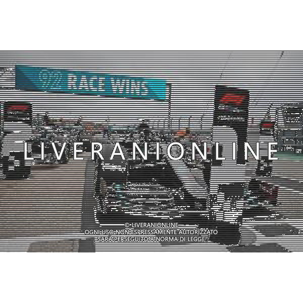 Lewis Hamilton (GBR) Mercedes AMG F1 W11 celebrates his record breaking 92nd Grand Prix victory in parc ferme. 25.10.2020. Formula 1 World Championship, Rd 12, Portuguese Grand Prix, Portimao, Portugal, Race Day. - www.xpbimages.com, EMail: requests@xpbimages.com © Copyright: Charniaux / XPB Images/AGENZIA ALDO LIVERANI SAS - ITALY ONLY EDITORIAL USE ONLY