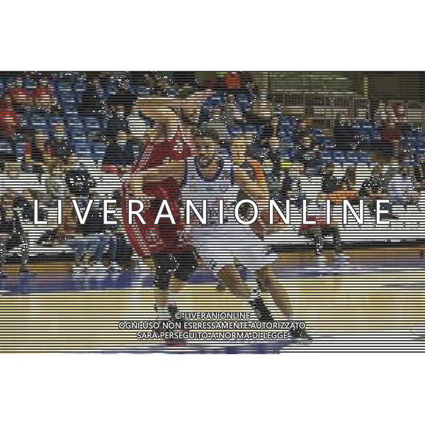 Basket Allianz Pallacanestro Trieste vs Happy Casa Brindisi - Campionato di Basket Serie A 2020/2021, 25 ottobre 2020 Trieste, Italia Nella foto: Darius Thompson (Happy Casa Brindisi) contrastato da Matteo Da Ros (Allianz Pallacanestro Trieste) @LM/Luca Tedeschi AG ALDO LIVERANI SAS