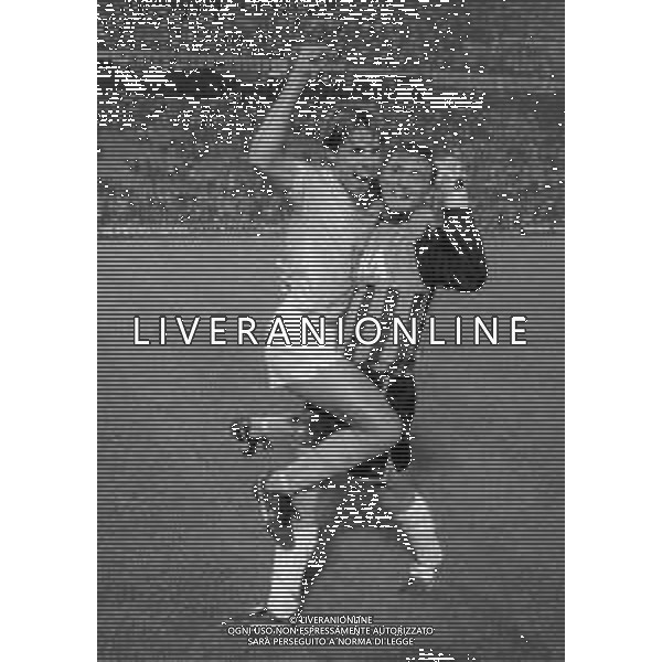 27-09-1989 MILANO SEDICESIMI DI FINALE DI COPPA DEI CAMPIONI RITORNO INTER MALMO F.F. 1-1 NELLA FOTO ESULTANZA GIOCATORI MALMO A FINE GARA AG ALDO LIVERANI SAS 