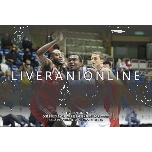 Basket Allianz Pallacanestro Trieste vs Happy Casa Brindisi - Campionato di Basket Serie A 2020/2021, 25 ottobre 2020 Trieste, Italia Nella foto: Nick Perkins (Happy Casa Brindisi) contrastato da Devonte Upson (Allianz Pallacanestro Trieste) @LM/Luca Tedeschi AG ALDO LIVERANI SAS