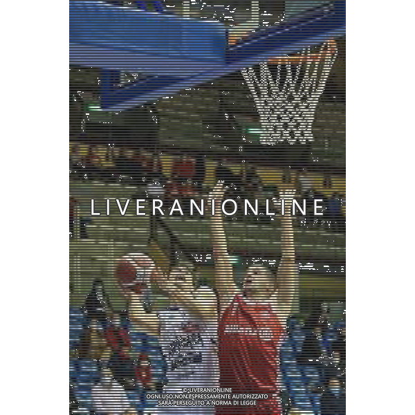 Basket Allianz Pallacanestro Trieste vs Happy Casa Brindisi - Campionato di Basket Serie A 2020/2021, 25 ottobre 2020 Trieste, Italia Nella foto: Alessandro Zanelli (Happy Casa Brindisi) sotto canestro contrastato al tiro da Federico Mussini (Allianz Pallacanestro Trieste) @LM/Luca Tedeschi AG ALDO LIVERANI SAS