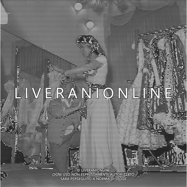 GINA LOLLOBRIGIDA ATTRICE ITALIANA - RETROSPETTIVA NELLA FOTO A ROMA NEL 1956 DURANTE LA PROVA ABITI PER IL FILM \'NOTRE DAME DE PARIS\' PRESSO LO STUDIO DEL SARTO STILISTA EMILIO SCHUBERTH ©ARCHIVIO GIOVANNI LIVERANI / AG. ALDO LIVERANI SAS