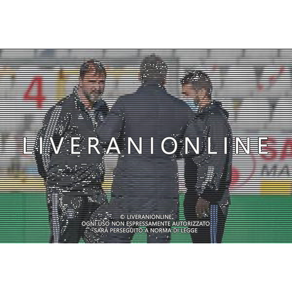 Virtus Entella vs Pisa - Coppa Italia 2020/2021, 27 ottobre 2020 Chiavari (GE), Italia Nella foto: Luca D\'angelo Allenatore Pisa (sx) Roberto Gemmi Direttore Sportivo Pisa (di spalle) e Riccardo Taddei Secondo Allenatore Pisa (dx) @LM/Fabio Fagiolini AG ALDO LIVERANI SAS