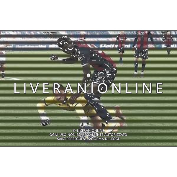 Bologna Calcio vs Reggina 1914 - Italian soccer Coppa Italia match 2020/2021, 27 October 2020 Dall&#39;Ara Stadium, Bologna, Italy Photo showing: Bologna\'s Musa Barrow (R) and Reggina\'s Alessandro Farroni @LM/Michele Nucci AG ALDO LIVERANI SAS