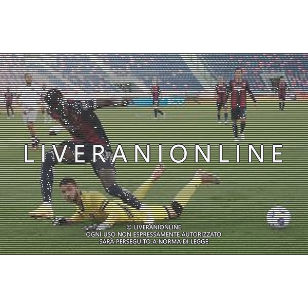 Bologna Calcio vs Reggina 1914 - Italian soccer Coppa Italia match 2020/2021, 27 October 2020 Dall&#39;Ara Stadium, Bologna, Italy Photo showing: Bologna\'s Musa Barrow (R) and Reggina\'s Alessandro Farroni @LM/Michele Nucci AG ALDO LIVERANI SAS