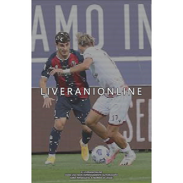 Bologna Calcio vs Reggina 1914 - Italian soccer Coppa Italia match 2020/2021, 27 October 2020 Dall&#39;Ara Stadium, Bologna, Italy Photo showing: Bologna\'s Riccardo Orsolini (L) and Reggina\'s Alessandro Farroni in action @LM/Michele Nucci AG ALDO LIVERANI SAS