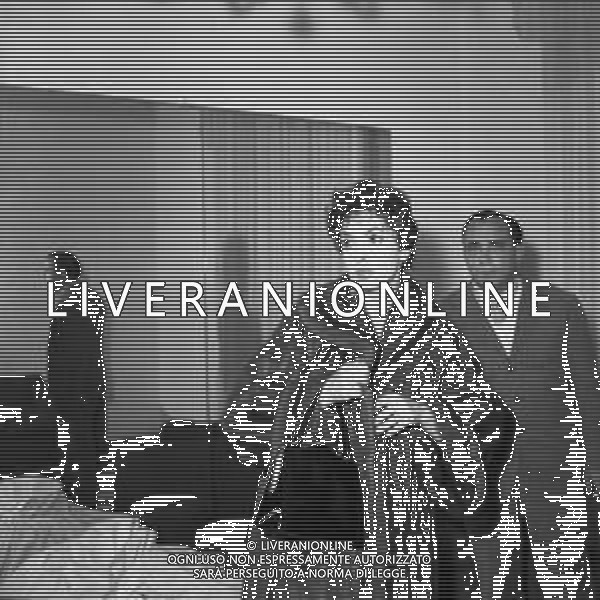 GINA LOLLOBRIGIDA ATTRICE ITALIANA - RETROSPETTIVA NELLA FOTO A ROMA PRESSO LO STUDIO DEL SARTO STILISTA EMILIO SCHUBERTH ©ARCHIVIO GIOVANNI LIVERANI / AG. ALDO LIVERANI SAS