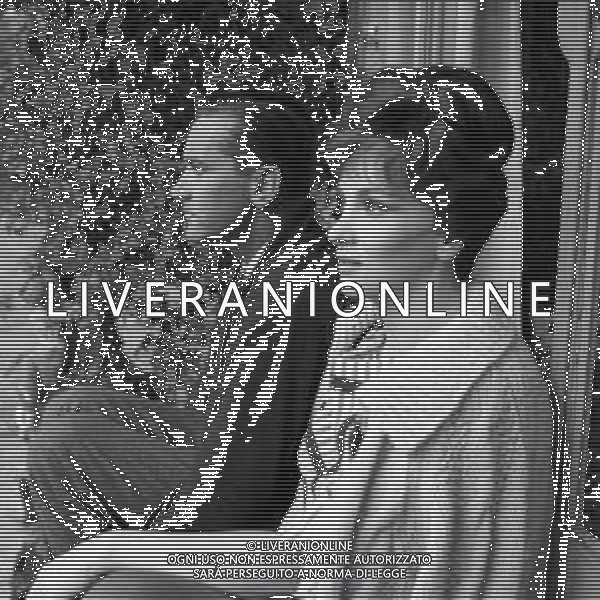 GINA LOLLOBRIGIDA ATTRICE ITALIANA - RETROSPETTIVA NELLA FOTO A ROMA NEGLI ANNI \'60 NELLA SUA VILLA CON IL MARITO MILKO SKOFIC ©ARCHIVIO GIOVANNI LIVERANI / AG. ALDO LIVERANI SAS