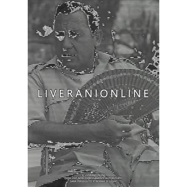 RETROSPETTIVA ALBERTO SORDI ATTORE NELLA FOTO ALBERTO SORDI NEL FILM “ Riusciranno i nostri eroi a ritrovare l\'amico misteriosamente scomparso in Africa?“ NELL\'ANNO 1968 AG ALDO LIVERANI SAS