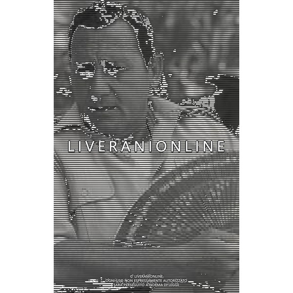 RETROSPETTIVA ALBERTO SORDI ATTORE NELLA FOTO ALBERTO SORDI NEL FILM “ Riusciranno i nostri eroi a ritrovare l\'amico misteriosamente scomparso in Africa?“ NELL\'ANNO 1968 AG ALDO LIVERANI SAS
