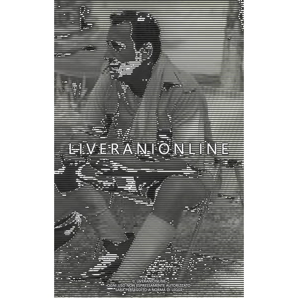 RETROSPETTIVA ALBERTO SORDI ATTORE NELLA FOTO ALBERTO SORDI NEL FILM “ Riusciranno i nostri eroi a ritrovare l\'amico misteriosamente scomparso in Africa?“ NELL\'ANNO 1968 AG ALDO LIVERANI SAS
