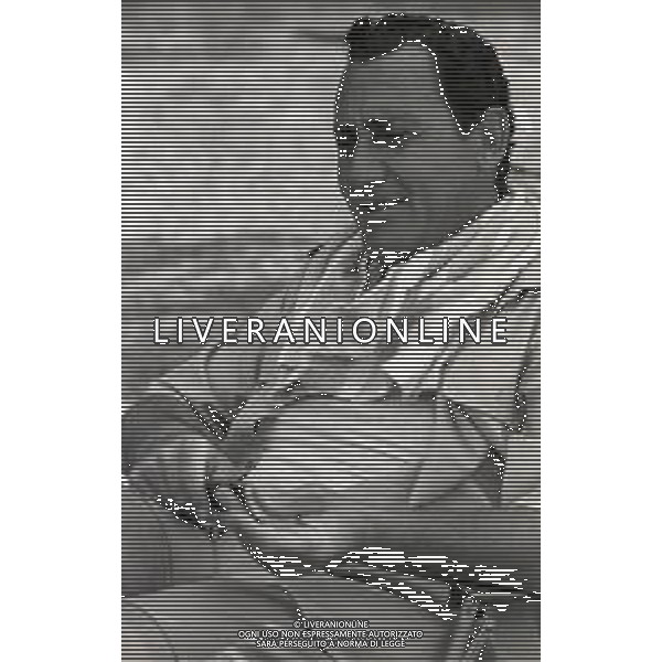 RETROSPETTIVA ALBERTO SORDI ATTORE NELLA FOTO ALBERTO SORDI NEL FILM “ Riusciranno i nostri eroi a ritrovare l\'amico misteriosamente scomparso in Africa?“ NELL\'ANNO 1968 AG ALDO LIVERANI SAS