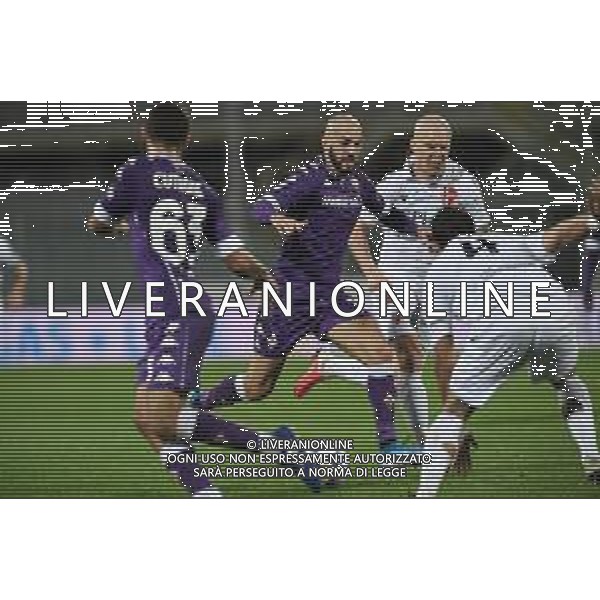 ACF Fiorentina vs Padova Calcio - Italian soccer Coppa Italia match 2020/2021, 28 October 2020 florence, Italy Photo showing: Riccardo Saponara of ACF Fiorentina in action against Hallfredsson of Calcio Padova @LM/Matteo Papini/ AGENZIA ALDO LIVERANI SAS