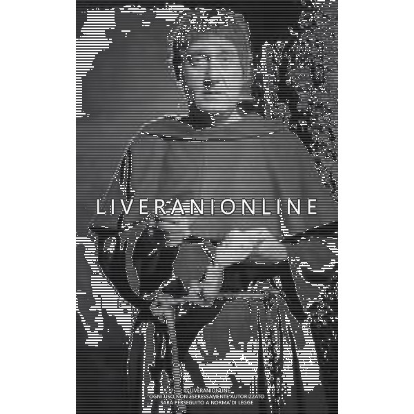 RETROSPETTIVA ALBERTO SORDI ATTORE NELLA FOTO ALBERTO SORDI NEL FILM “NELL\'ANNO DEL SIGNORE “ NELL\'ANNO 1968 AG ALDO LIVERANI SAS