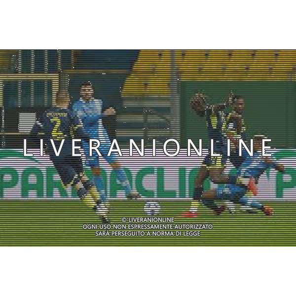 Parma Calcio 1913 vs Pescara Calcio - Italian soccer Coppa Italia match 2020/2021, 28 October 2020 Stadio Ennio Tardini, parma, Italy Photo showing: Mardochee Nzita (Pescara Calcio 1936) and Yann Karamoh (Parma Calcio 1913) @LM/Francesco Scaccianoce/ AGENZIA ALDO LIVERANI SAS