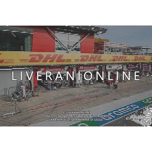 Formula 1 Emirates Emilia Romagna Grand Prix 2020 - Friday - Formula 1 Championship, 30 October 2020 Autodromo Internazionale Enzo e Dino Ferrari, imola (bo), Italy Photo showing: Alfa Romeo Racing ORLEN garage, box, @LM/DPPI/DPPI/Antonin Vincent /AGENZIA ALDO LIVERANI SAS - ITALY ONLY EDITORIAL USE ONLY