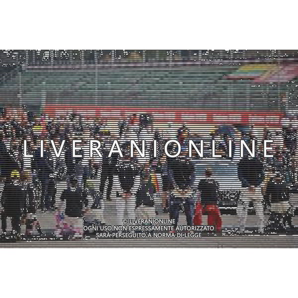 Drivers on the grid for the F1 end racism message. 01.11.2020. Formula 1 World Championship, Rd 13, Emilia Romagna Grand Prix, Imola, Italy, Race Day. - www.xpbimages.com, EMail: requests@xpbimages.com © Copyright: Bearne / XPB Images/AGENZIA ALDO LIVERANI SAS - ITALY ONLY EDITORIAL USE ONLY