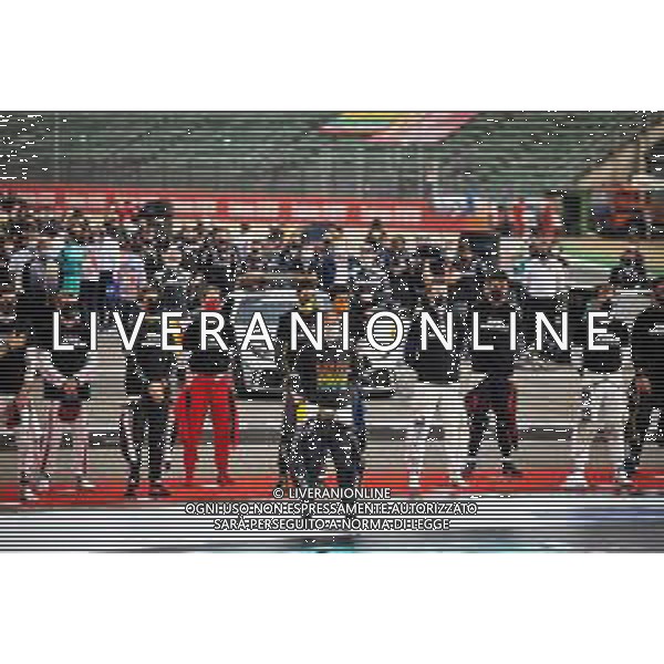 Lewis Hamilton (GBR) Mercedes AMG F1 as the grid observes the national anthem. 01.11.2020. Formula 1 World Championship, Rd 13, Emilia Romagna Grand Prix, Imola, Italy, Race Day. - www.xpbimages.com, EMail: requests@xpbimages.com © Copyright: Bearne / XPB Images/AGENZIA ALDO LIVERANI SAS - ITALY ONLY EDITORIAL USE ONLY