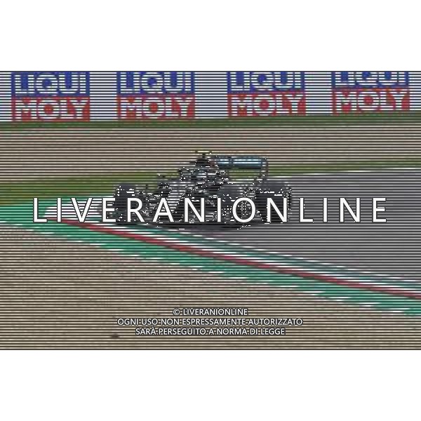 Formula 1 Emirates Gran Premio Dell\'emilia Romagna 2020, Emilia Romagna Grand Prix - Sunday - Formula 1 Championship, 01 November 2020 Autodromo Internazionale Enzo e Dino Ferrari, imola (bo), Italy Photo showing: 77 BOTTAS Valtteri (fin), Mercedes AMG F1 GP W11 Hybrid EQ Power+, runs wide under preassure of 33 VERSTAPPEN Max (nld), Aston Martin Red Bull Racing Honda RB16, action @LM/DPPI/DPPI/Dppi AG ALDO LIVERANI SAS