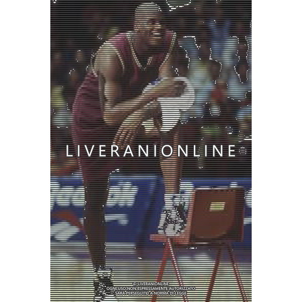SHAQUILLE O\'NEAL CESTISTA STATUNITENSE - BASKET RETROSPETTIVA NELLA FOTO DURANTE UNA ESIBIZIONE AL FORUM DI MILANO NEL 1993 ©ARCHIVIO AGENZIA ALDO LIVERANI SAS