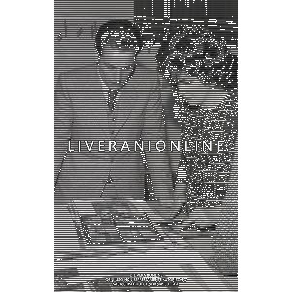 RETROSPETTIVA GINA LOLLOBRIGIDA ATTRICE NELLA FOTO GINA LOLLOBRIGIDA A MILANO NELL\'ANNO 1972 PER LA STESURA DEL SUO LIBRO AG ALDO LIVERANI SAS