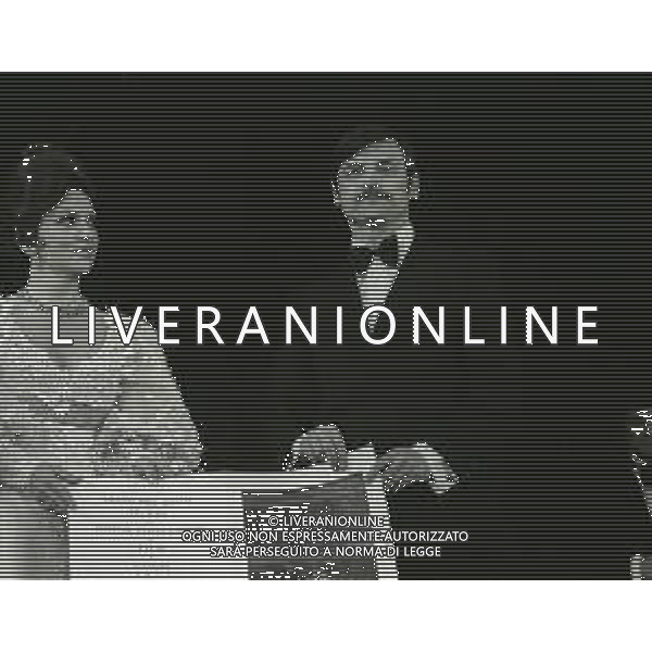 RETROSPETTIVA GINA LOLLOBRIGIDA ATTRICE NELLA FOTO GINA LOLLOBRIGIDA CON IL REGISTA Andrej Tarkovskij AL FESTIVAL INTERNAZIONALE DEL CINEMA DI CANNES NELL\'ANNO 1972 AG ALDO LIVERANI SAS