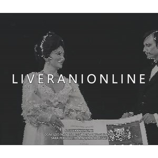 RETROSPETTIVA GINA LOLLOBRIGIDA ATTRICE NELLA FOTO GINA LOLLOBRIGIDA CON IL REGISTA Andrej Tarkovskij AL FESTIVAL INTERNAZIONALE DEL CINEMA DI CANNES NELL\'ANNO 1972 AG ALDO LIVERANI SAS