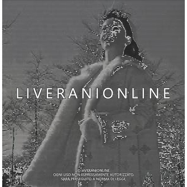 RETROSPETTIVA GINA LOLLOBRIGIDA ATTRICE NELLA FOTO GINA LOLLOBRIGIDA IL GIORNO DEL SUO MATRIMONIO SUL MONTE TERMINILLO NELL\'ANNO 1949 AG ALDO LIVERANI SAS 