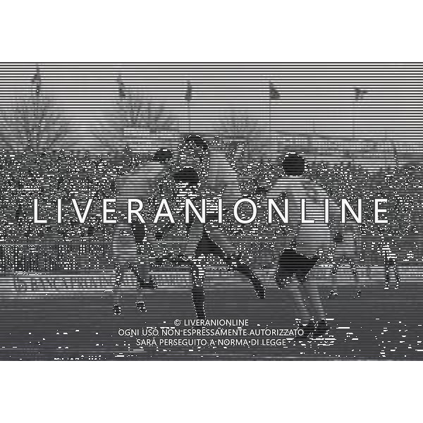 20-12-1981 CREMONA CAMPIONATO DI CALCIO SERIE B CREMONESE PISTOIESE 1-1 NELLA FOTO AZIONE CALCIO AG ALDO LIVERANI SAS