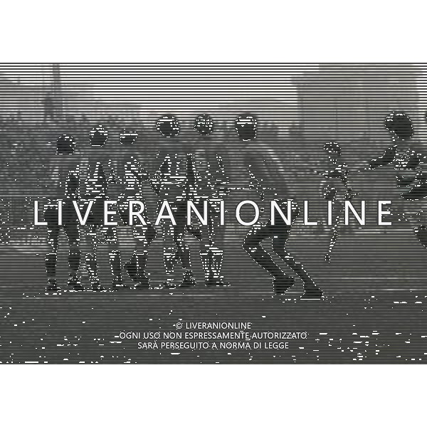 17-01-1982 CREMONA CAMPIONATO DI CALCIO SERIE B CREMONESE BRESCIA 0-0 NELLA FOTO AZIONE DI GIOCO AG ALDO LIVERANI SAS